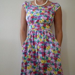 R E T R O   F L O R A L   D R E S S